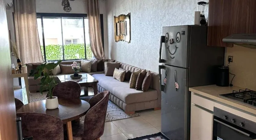 Studio Luxe Bouznika Beach Piscine, Clim, Wi-Fi ,Check in 24h Plage 5 min - Image 1