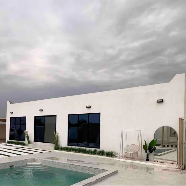Perfect staycation farmhouse, pool - Image 1