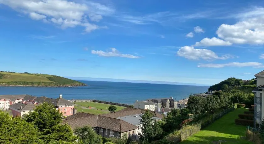 Sunnyside View Apartment -modern & cosy apartment with magnificent views to match - Image 1