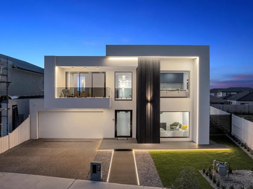Super luxury modern house in Mickleham - Image 1