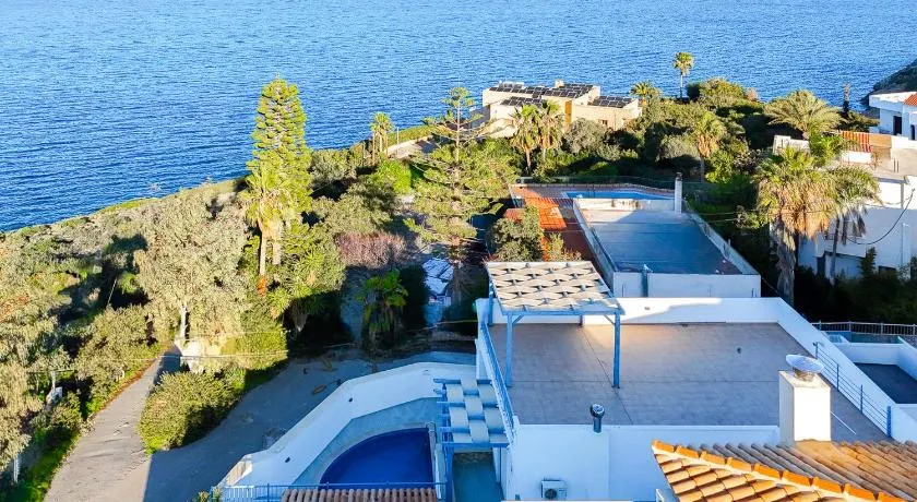 Villa Salomon- Seafront Villa with Private Pool - Image 1