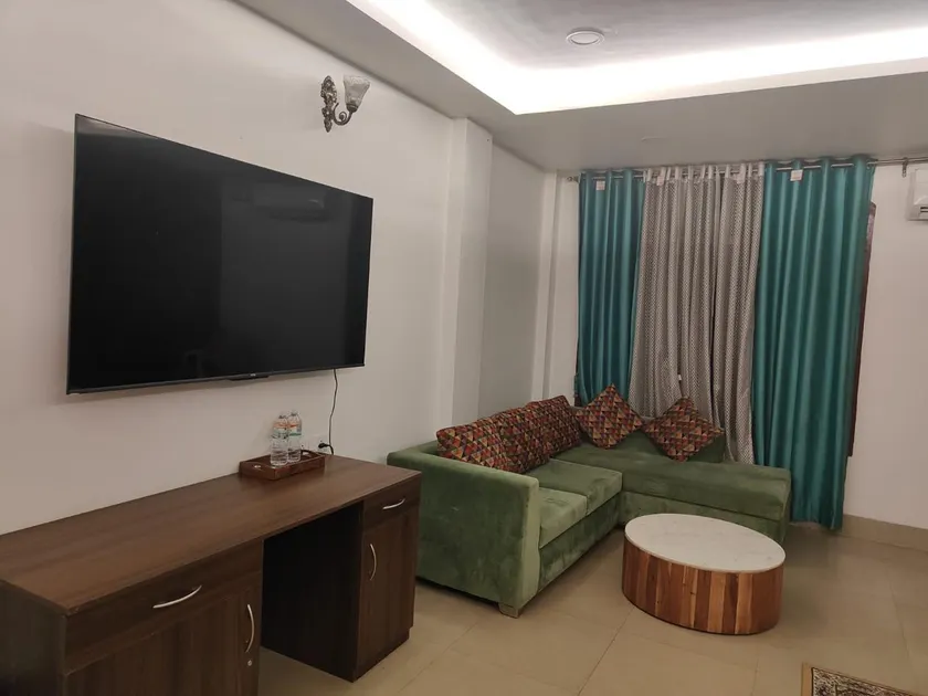 Hotel serenity villa - Image 1