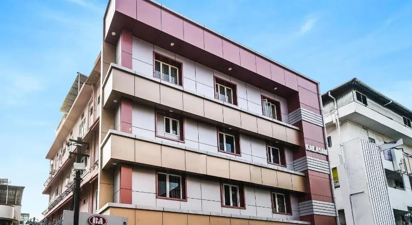 Buraimi Apartments - Image 1