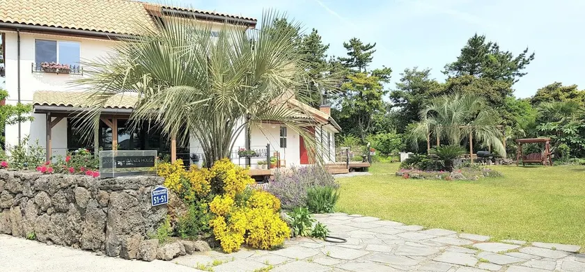 BandiHouse_BLUE - Image 1