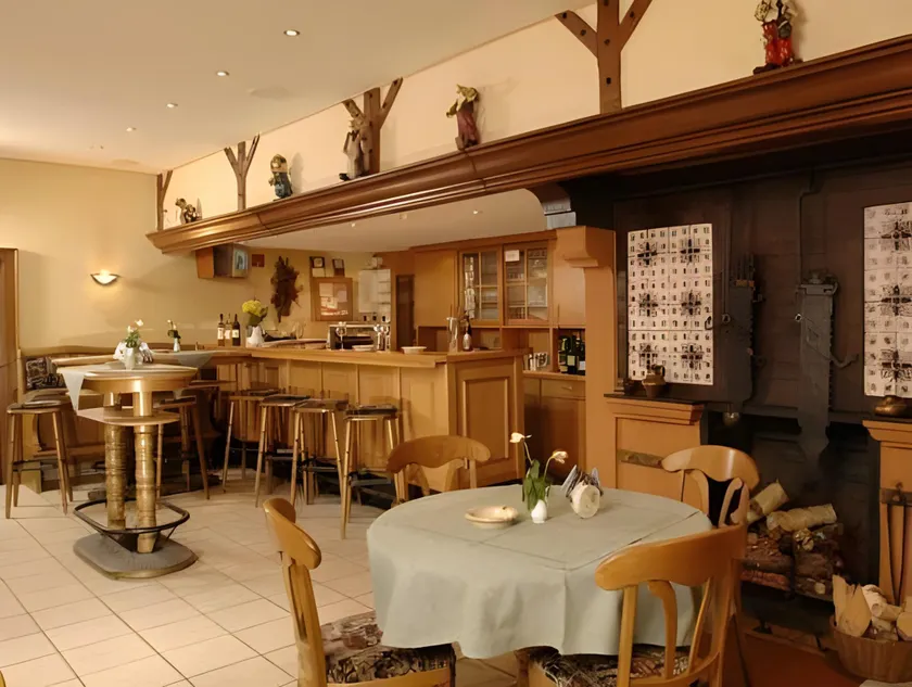 Garni Hotel Hof zum Ahaus - Image 1