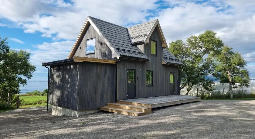 Nappstraumen Seaview holiday home - Image 1