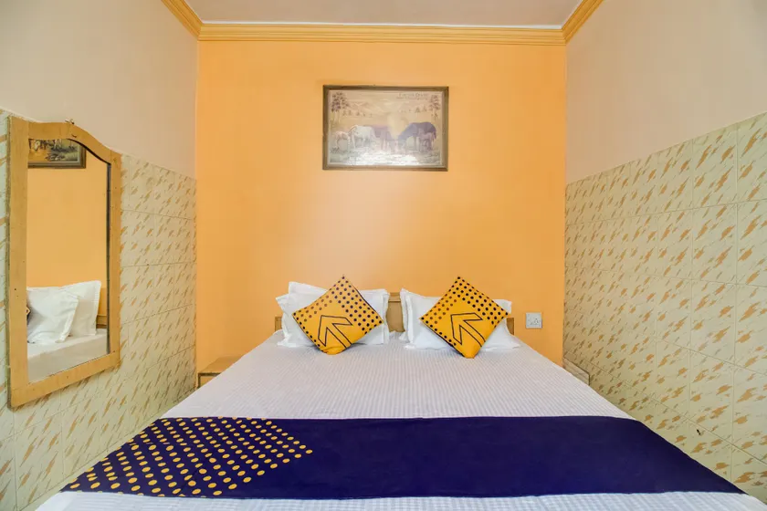 Hotel O Sristi Palace - Image 1