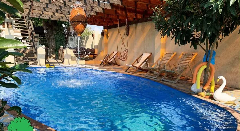 Garden Hotel - Image 1