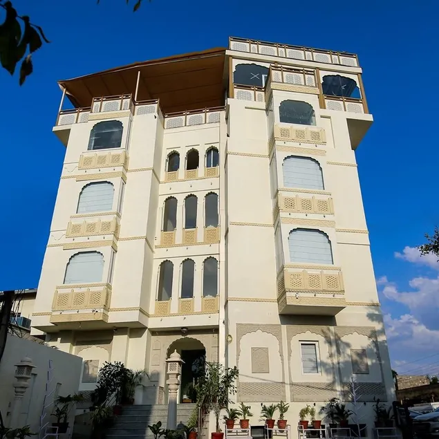 Hotel Ratangarh Palace - Image 1