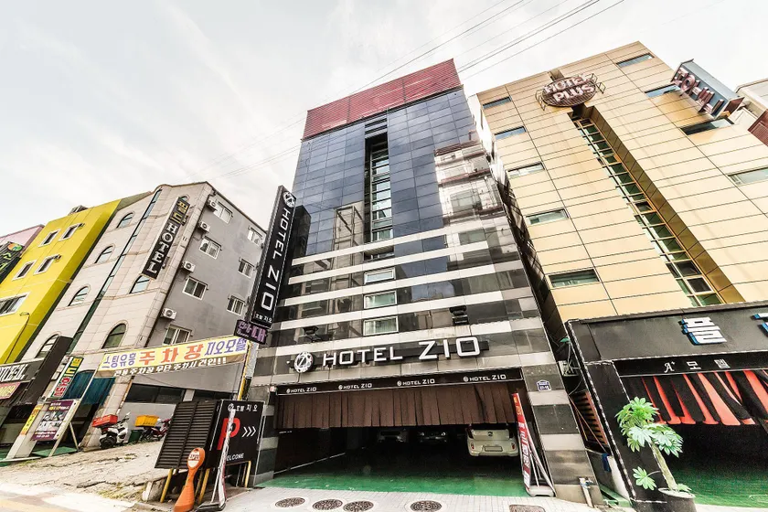 ZIO Hotel - Image 1