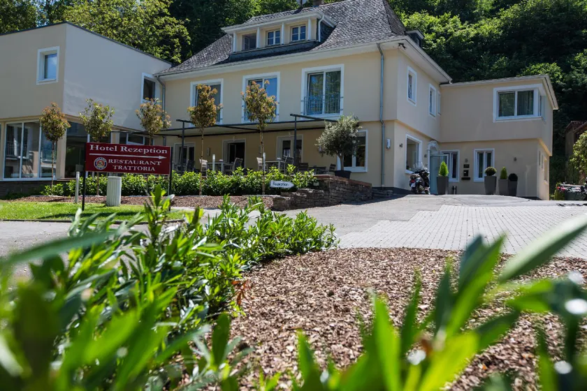 Parkhotel Cochem- Free Parking - - Image 1