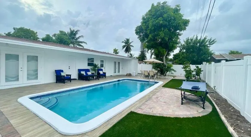 Mango’s House Close to Beach…Pool, Table Pool - Image 1