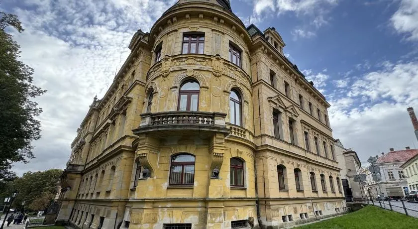 Leháro - Image 1