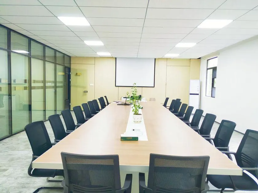 Zhaojun Champaign road Hotel - Image 1
