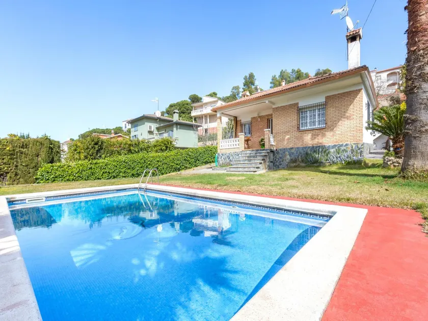 bedroom villa in Lloret de Mar - Image 1