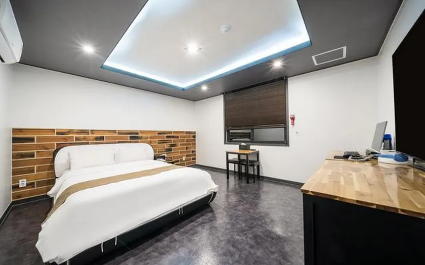 Gwangju Chungjangro Hotel Sharmant - Image 1