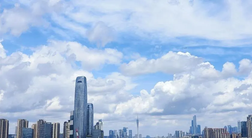Qianyue Mansion Canton fair - Free Guangzhou Baiyun Airport Pick-up Service - Image 1