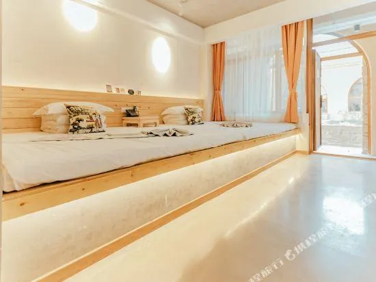 Jin Yanan · Xueshe Homestay - Image 1