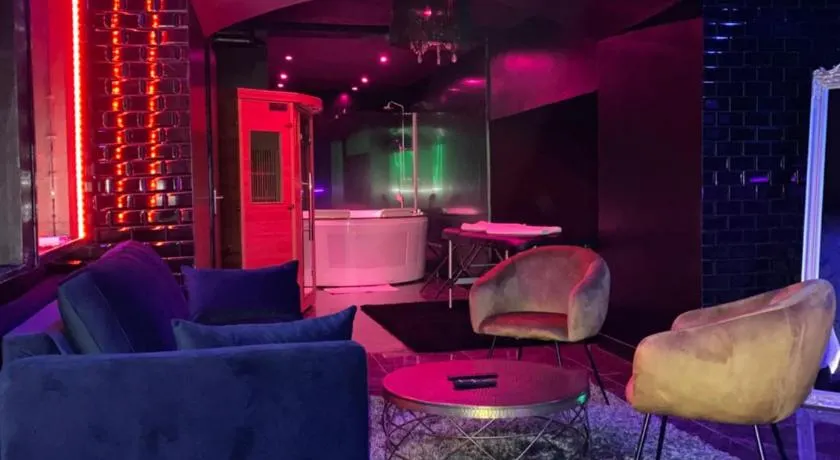 La Suite Marylin, Loft de 90m2 avec Sauna et Jacuzzi - Image 1