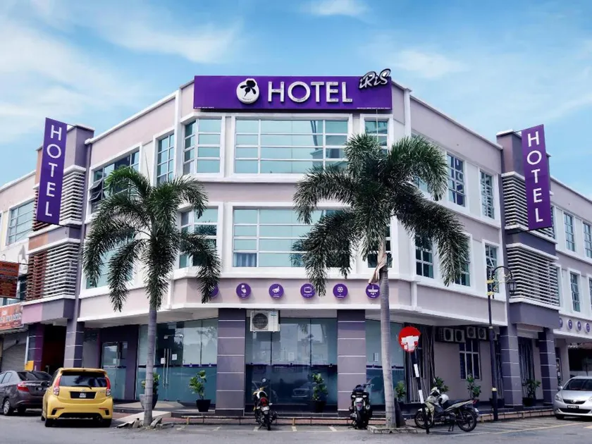 Iris Hotel - Image 1