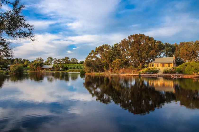 Stonewell Cottages and Vineyards - Image 1
