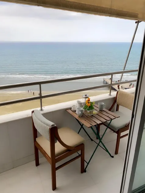 Larnaca Room, 50m to the Finikoudes beach - Image 1