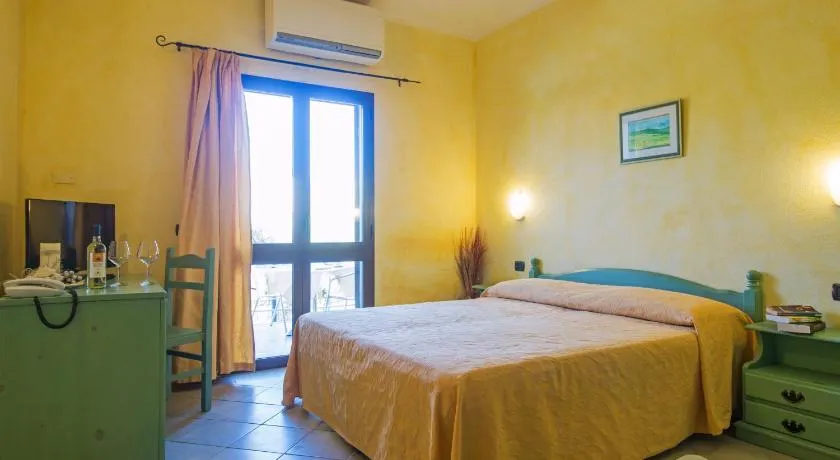 Hotel Gli Ontani - Image 1