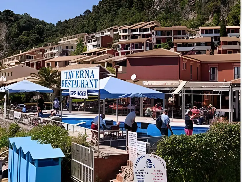 Glyfada Gorgona Apartments - Image 1