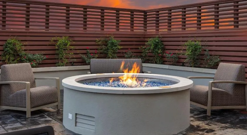 Courtyard by Marriott Conway - Image 1