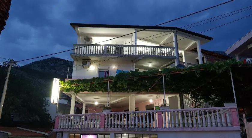 Guest House Dragomir - Image 1