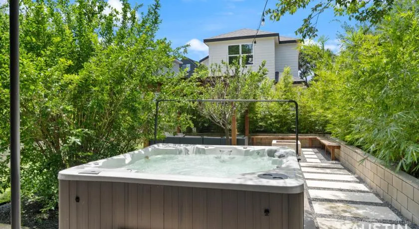 Hot Tub Hideaway an Incredible Hangout plus Amenities - Image 1