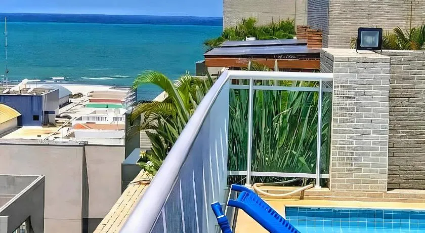 Apto em Zona Nobre à Beira-mar com Piscina, Ar Condicionado, Garagem GRÁTIS - Image 1