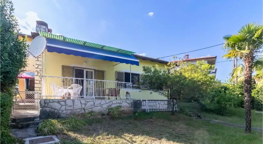 3 Bedroom Cozy Apartment In Ika - Image 1