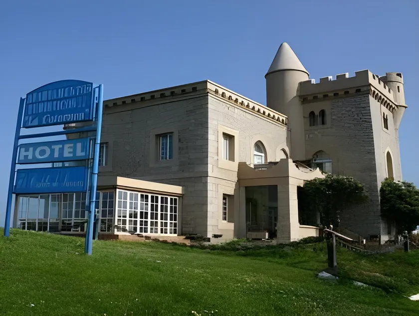 Hotel El Castillo de Los Locos - Image 1