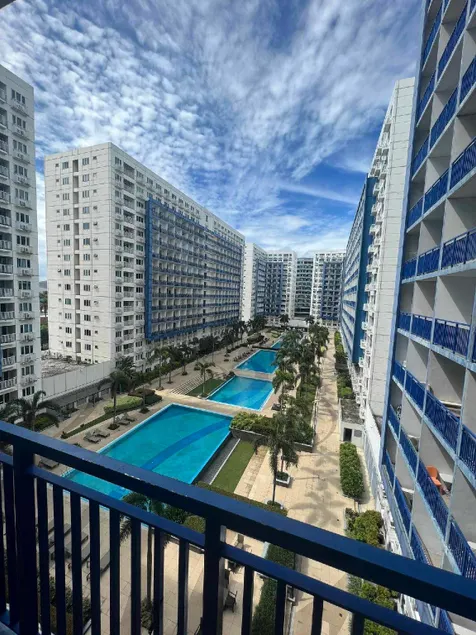Sea Residences MOA-Eric Apartments - Image 1