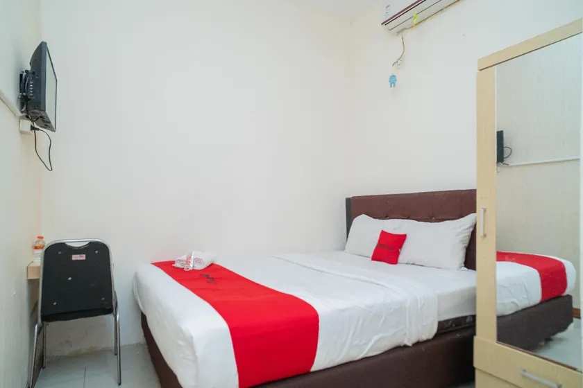 RedDoorz near Flyover Arjosari Malang - Image 1