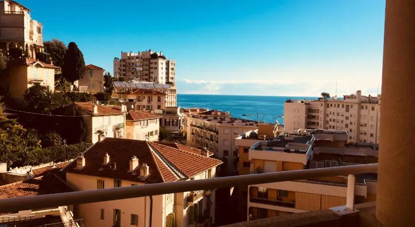 Mari stunning apartment next to Monaco with a sea view terrace - Image 1