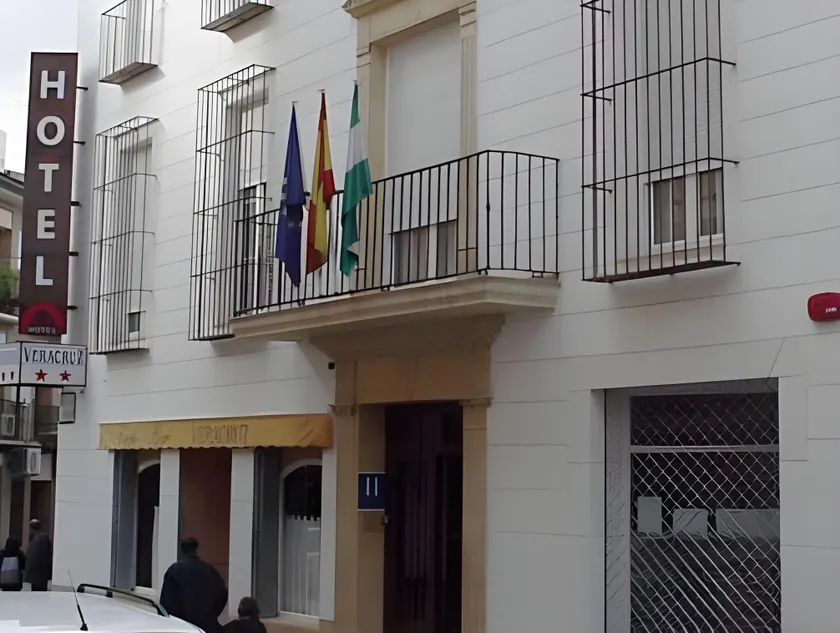Hotel Al-Yussana - Image 1
