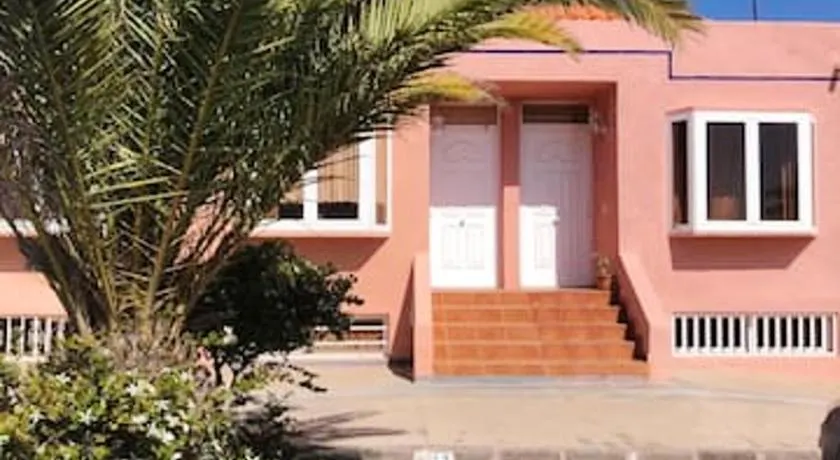Comfortable House in Antigua with Shared Pool - Image 1