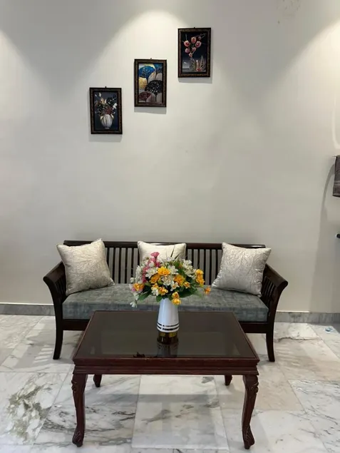 Sharda Home Stay: Near Sankat Mochan Temple, BHU - Image 1