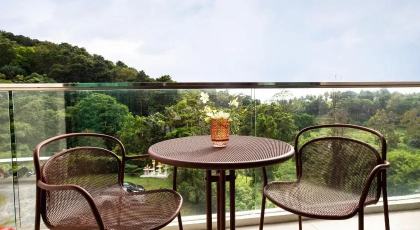 2 Bedrooms near Freedom beach - Image 1