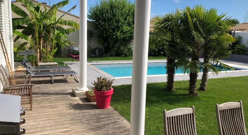 Maison M, chambre privée accès jardin piscine et jacuzzi près de La Rochelle - Image 1