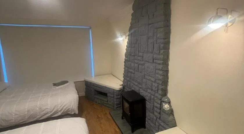 Budget Rooms - Image 1