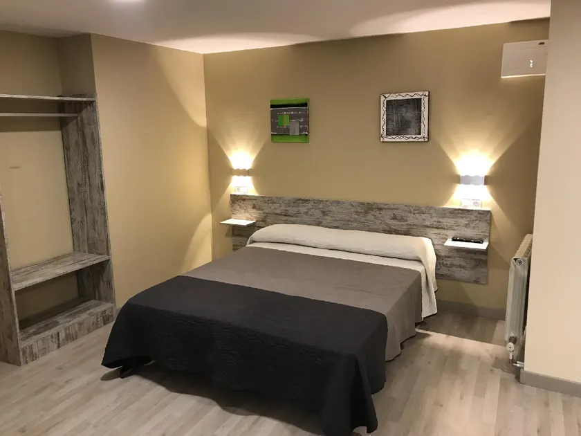 Hostal Manila - Image 1