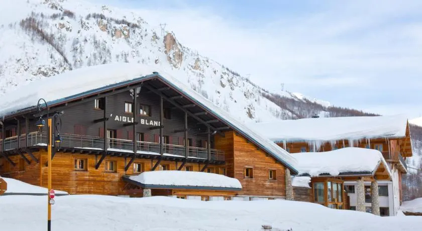 Village Vacances de Val d'Isère - Chambre 6 Personnes - Pension Complète - Image 1