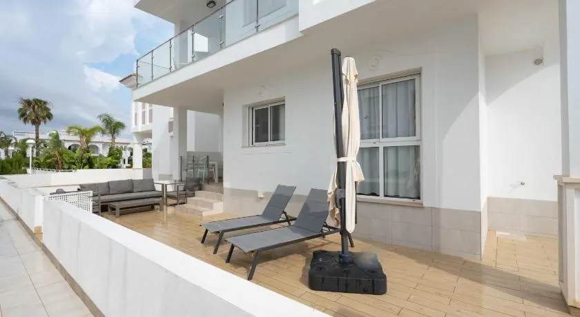 Helgafell Exclusive Courtyard Suite - Image 1