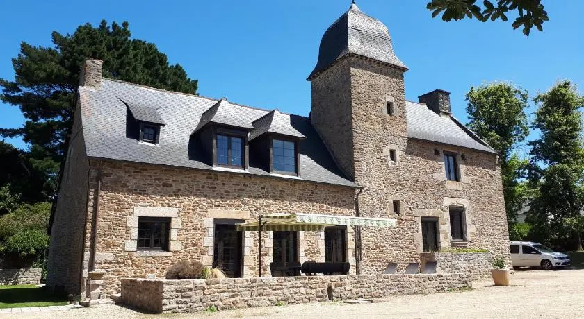 Petit Manoir Proche Dinan - Chambre d'hôtes - Image 1