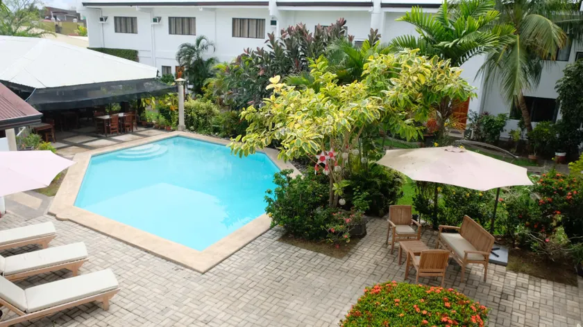 Red Knight Gardens - Image 1