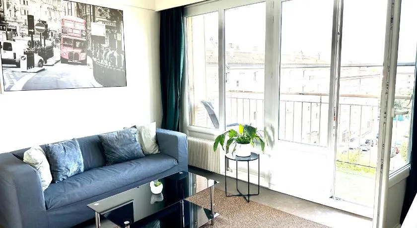 Grand appartement Bron centre proche Eurexpo et Groupama - Image 1
