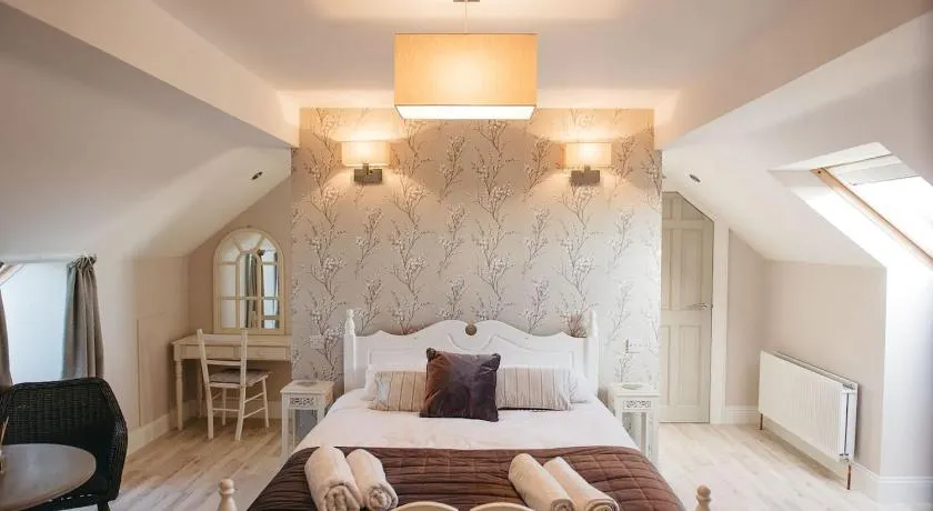 Hill House Apartment - Image 1